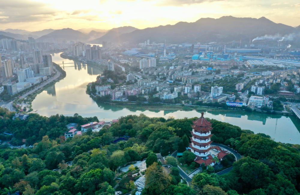 福建之光，高科技新纪元，改变生活的力量